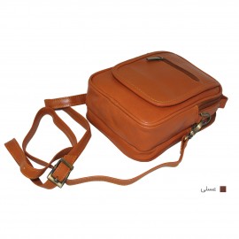 ارسال رایگان-کیف اسپورت چرم طبیعی دوشی عسلی مدل سه مغزی