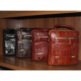 ارسال رایگان-کیف اسپورت چرم طبیعی دوشی و دستی عسلی مدل کوروش 