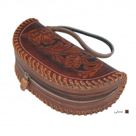 ارسال رایگان-کیف آرایشی چرم طبیعی عسلی مدل شب کنده کاری